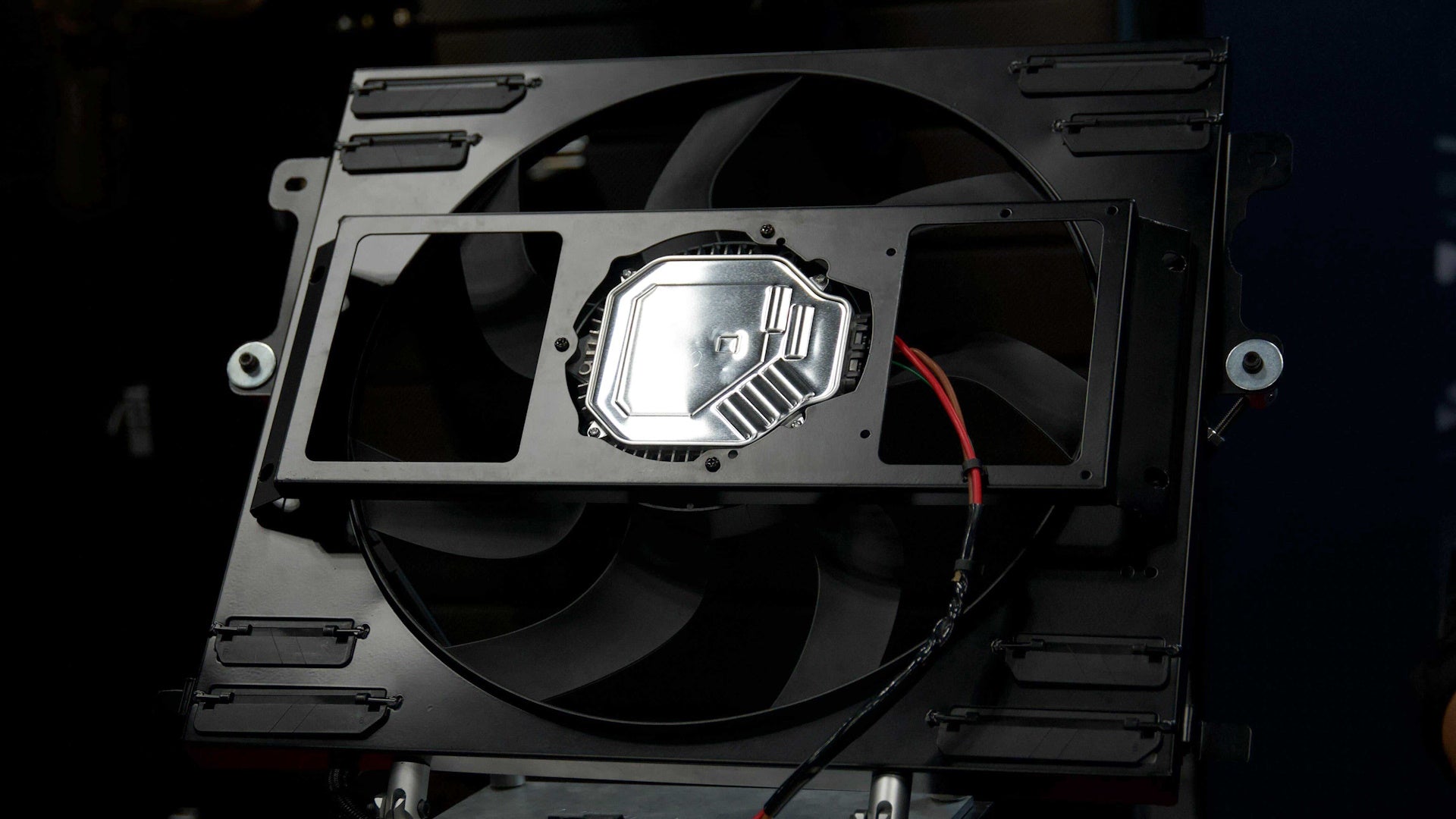 WIKD Motorsports - Universal 18in Fan & Shroud